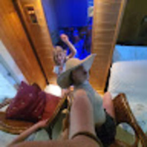 Meet your Posher, Charlotte